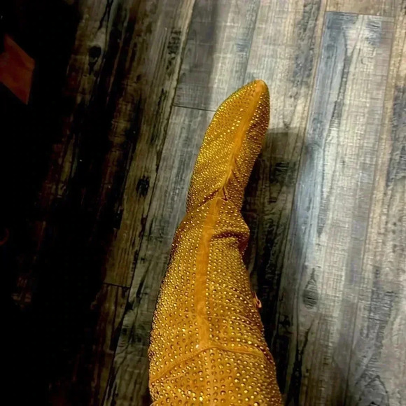 ALL OVER DIAMOND RHINESTONE BOOTS

NEW - Picture 2 of 4